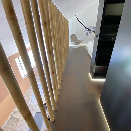 Marina Mezzanine Loft Apartment *