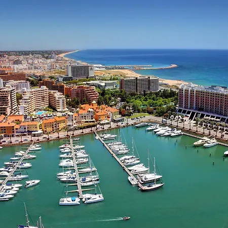 Marina Mezzanine Loft Apartment *