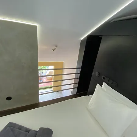 Marina Mezzanine Loft Apartment